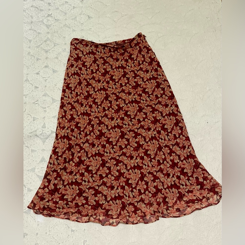 100% Silk skirt. Jones New York. A line. Earthy design. Vintage